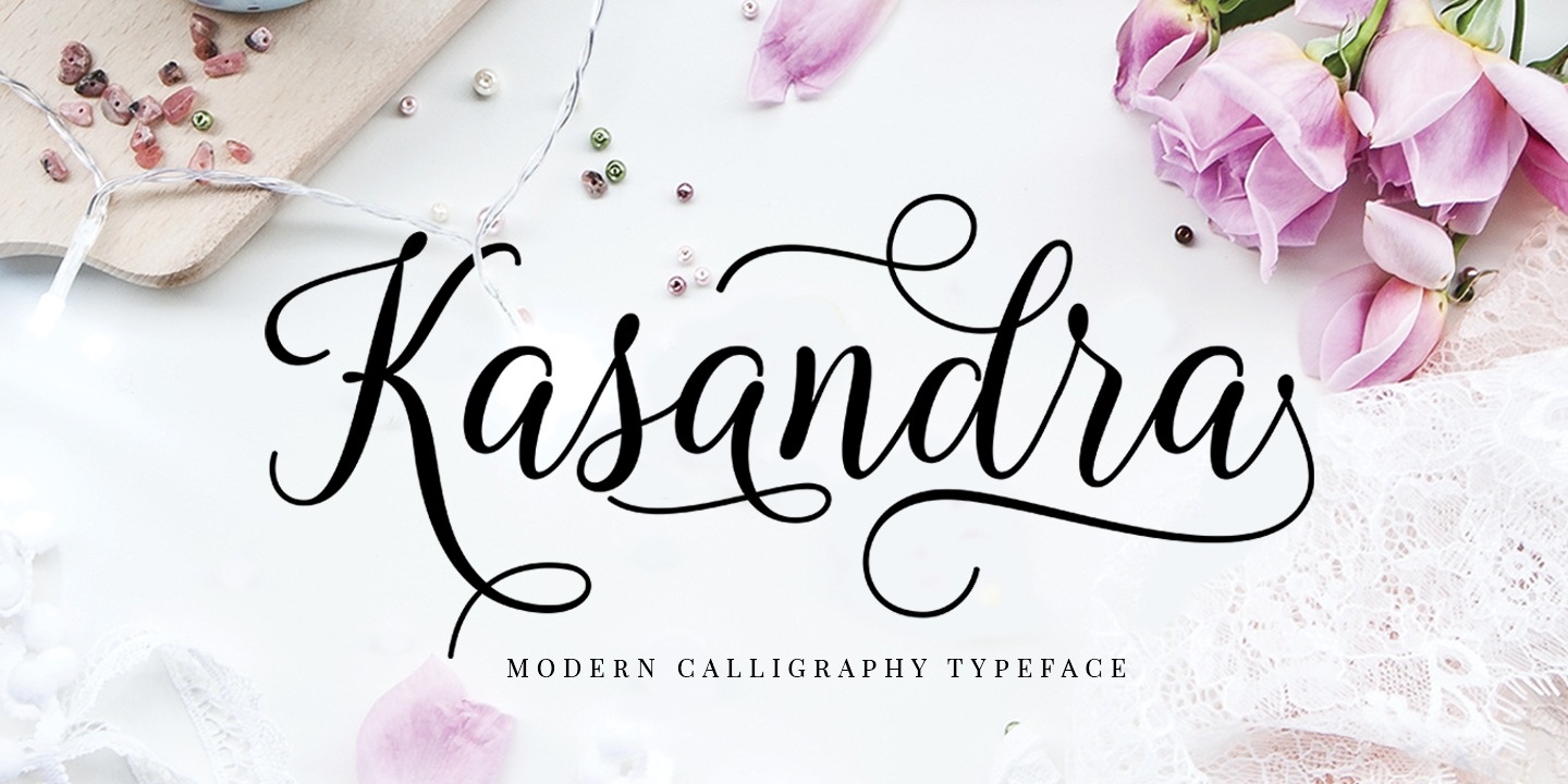 Ejemplo de fuente Kasandra Script Regular