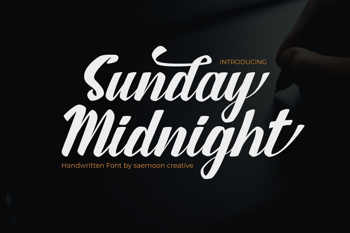 Ejemplo de fuente Sunday Midnight Regular