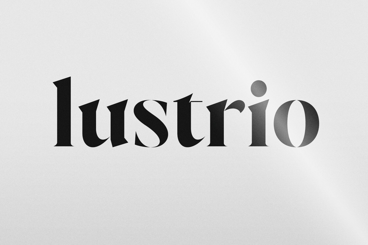 Ejemplo de fuente Lustrio Regular